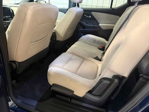 Used 2022 Chevrolet Traverse LS FWD image 22