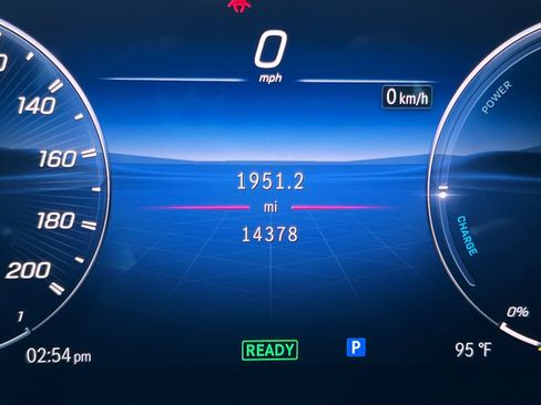 Used 2025 Mercedes-Benz C 36 AMG S image 27