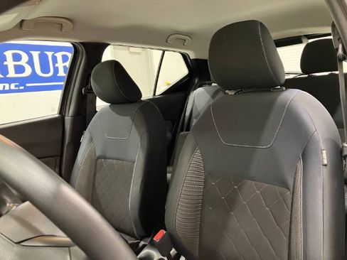 Used 2019 Nissan Kicks S image 17