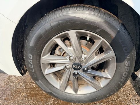 Used 2019 Kia Optima LX image 10