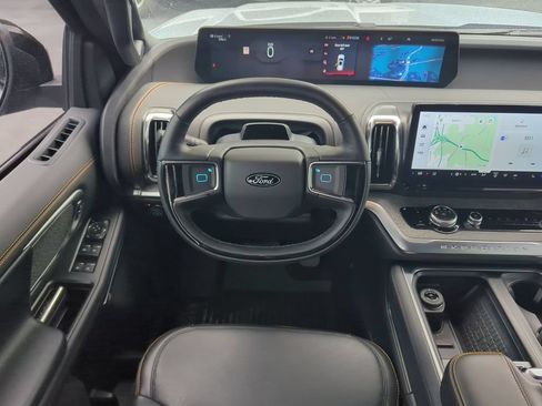 Used 2025 Ford Expedition Tremor AWD/4WD image 19