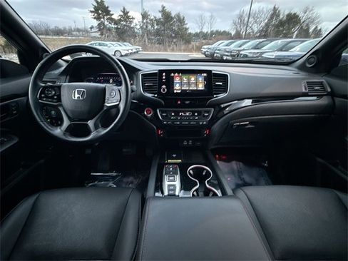 Certified 2024 Honda Passport Black Edition image 25