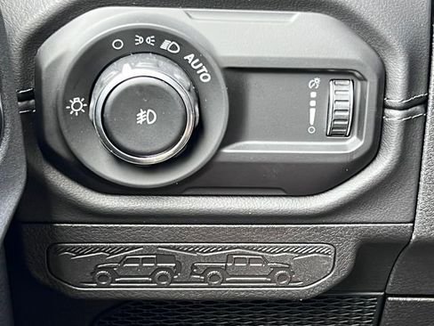 New 2025 Jeep Wrangler Unlimited Sahara AWD/4WD image 17