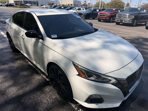 Used 2020 Nissan Altima 2.5 SR FWD image 1