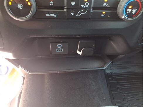 Used 2023 Ford F150 XLT AWD/4WD image 13