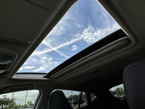 Used 2025 Subaru Crosstrek 2.0i Premium image 23