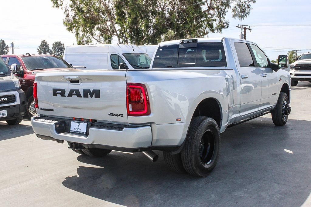 New 2026 RAM 3500 Laramie AWD/4WD image 9