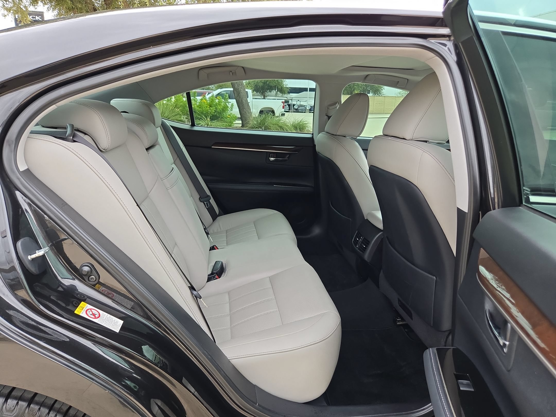 Used 2018 Lexus ES 350 w/ Luxury Package w/Wood Trim FWD image 24