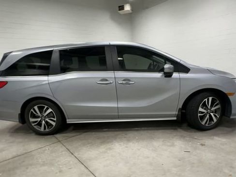 Used 2023 Honda Odyssey Touring image 4