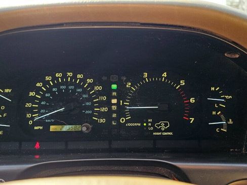 Used 2000 Lexus LX 470 4WD image 19