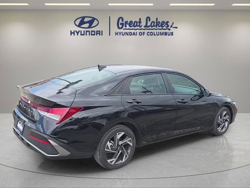 Certified 2025 Hyundai Elantra Sport FWD image 5