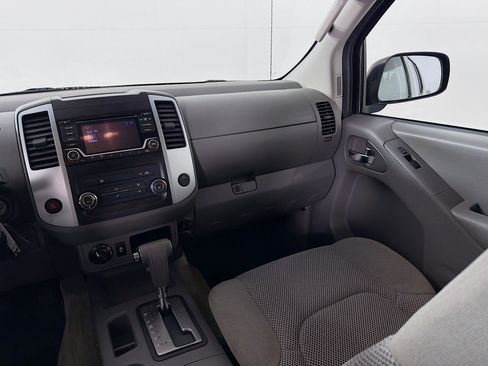 Used 2017 Nissan Frontier SV image 22