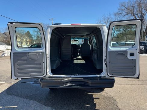 Used 2013 Ford E-250 and Econoline 250 image 9