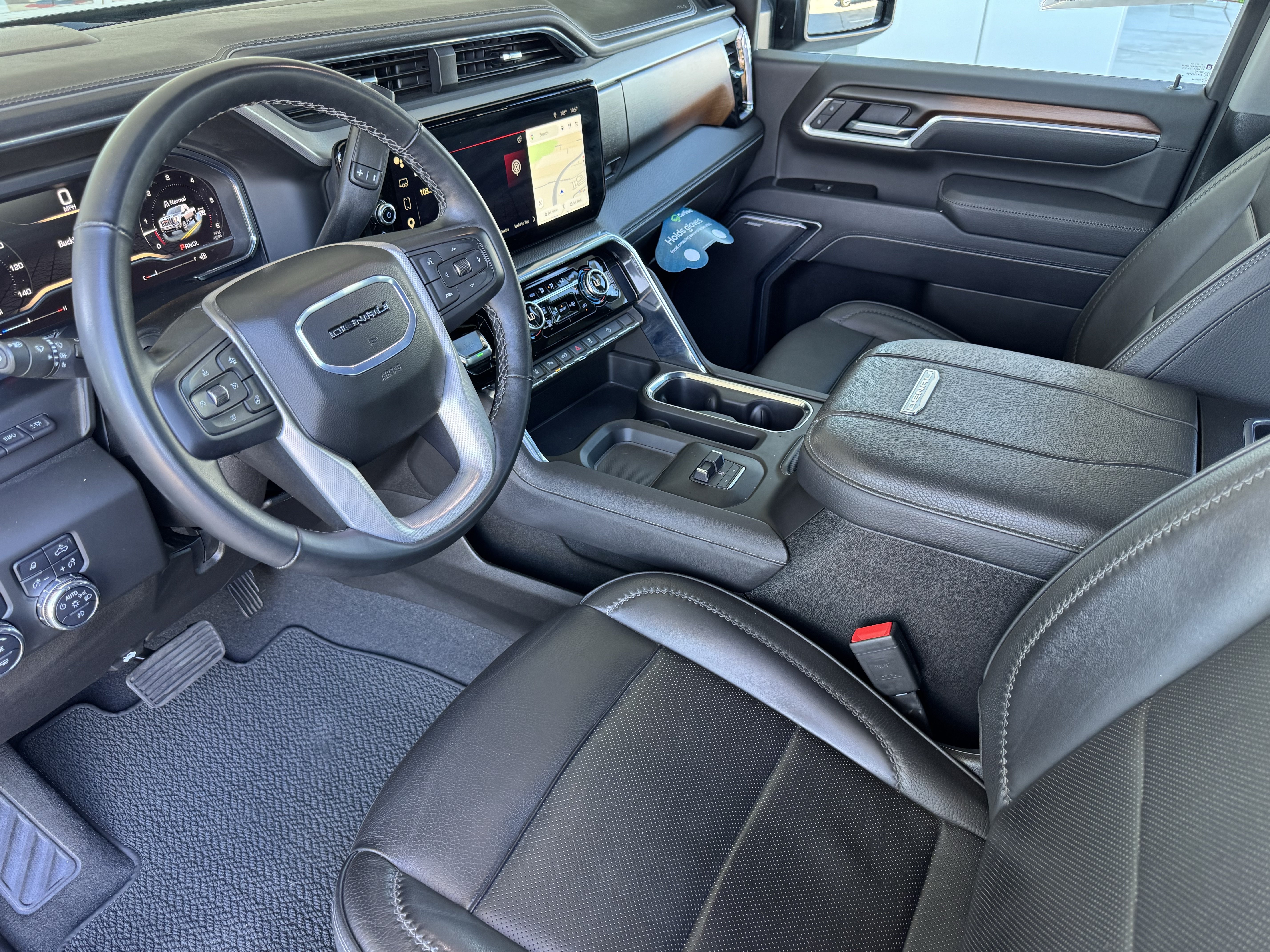 Certified 2025 GMC Sierra 2500 Denali w/ Technology Package AWD/4WD image 8