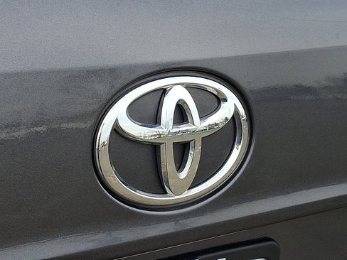 Used 2025 Toyota Highlander XLE AWD/4WD image 30