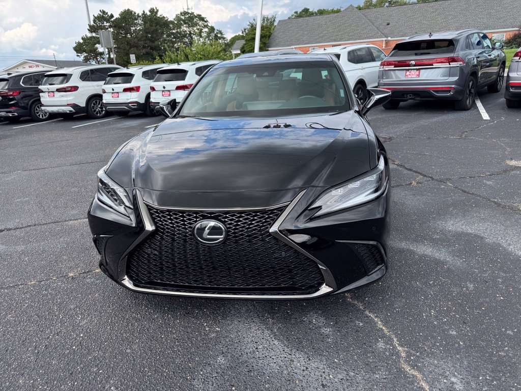 Used 2025 Lexus ES 300h F Sport FWD image 3