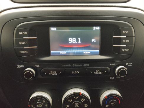 Used 2016 Kia Soul + image 25