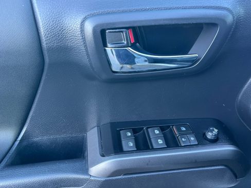 Certified 2023 Toyota Tacoma TRD Off-Road image 8