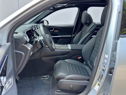 Used 2025 Mercedes-Benz GLC 350e 4MATIC w/ AMG Line image 17
