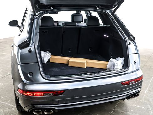 Used 2024 Audi SQ5 Premium Plus w/ Premium Plus Package image 24