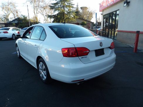 Used 2014 Volkswagen Jetta SE image 4