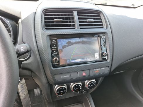 Used 2025 Mitsubishi Outlander Sport ES AWD/4WD image 17