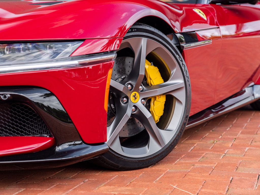 Certified 2025 Ferrari 12Cilindri RWD image 21