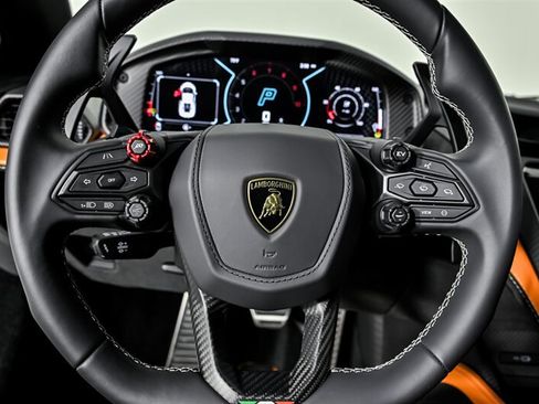 Used 2025 Lamborghini Revuelto AWD/4WD image 33