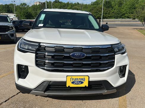 New 2026 Ford Explorer Active w/ Active Comfort Package RWD image 2