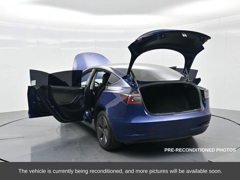Used 2022 Tesla Model 3 image 39