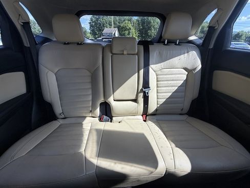 Used 2018 Ford Edge SEL w/ Equipment Group 201A AWD/4WD image 21