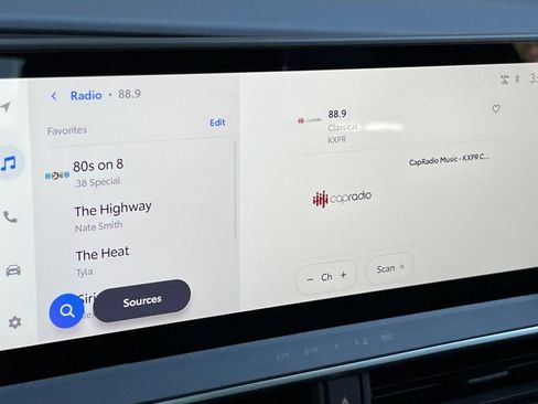 New 2027 Toyota Prius Plug-In Hybrid FWD image 20