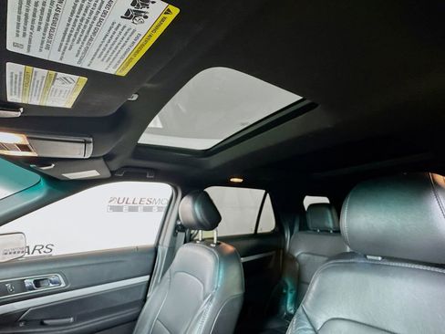 Used 2017 Ford Explorer XLT w/ Equipment Group 202A image 22