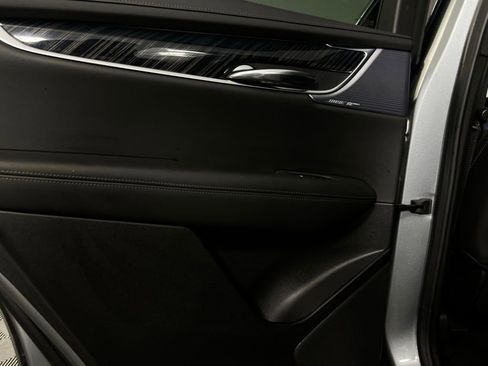 Used 2025 Cadillac XT6 Premium Luxury image 30