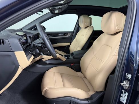 Certified 2026 Porsche Cayenne E-Hybrid Coupe AWD/4WD image 5