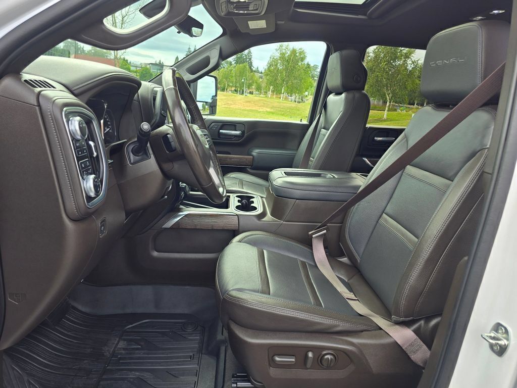 Used 2022 GMC Sierra 3500 Denali w/ Denali Ultimate Package AWD/4WD image 11