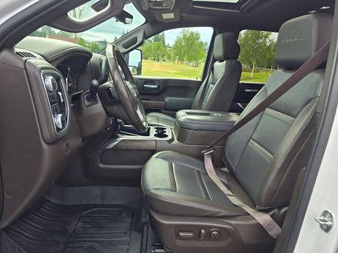 Used 2022 GMC Sierra 3500 Denali w/ Denali Ultimate Package AWD/4WD image 11