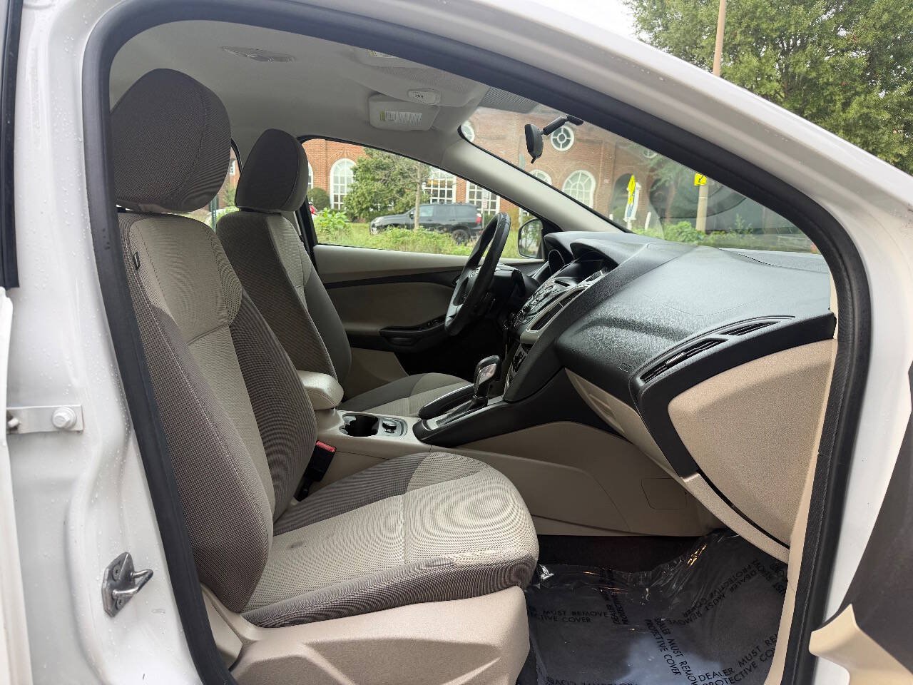 Used 2013 Ford Focus SE w/ SE Winter Pkg FWD image 20