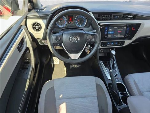 Used 2018 Toyota Corolla LE w/ LE Premium Package w/Moonroof FWD image 15