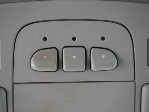 Used 2011 Buick Lucerne CXL w/ Driver Confidence Package FWD image 22