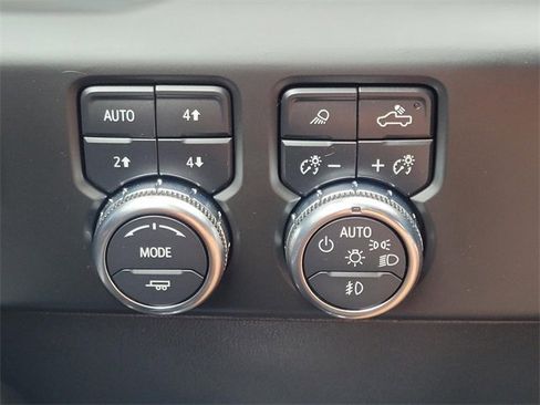 Used 2022 GMC Sierra 1500 AT4 image 25