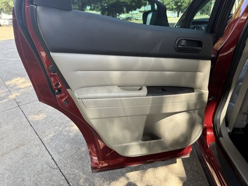 Used 2011 MAZDA CX-7 i Sport w/ Convenience Pkg image 16