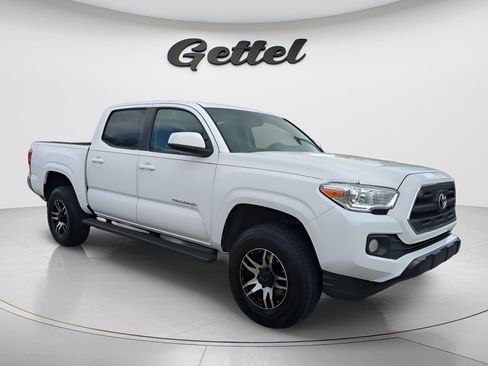 Certified 2016 Toyota Tacoma SR5 w/ Towing Package image 3
