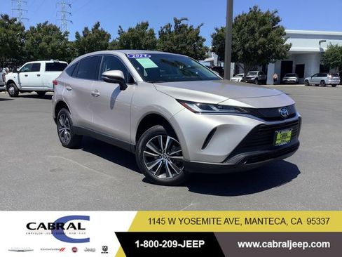 Used 2024 Toyota Venza LE AWD/4WD image 1