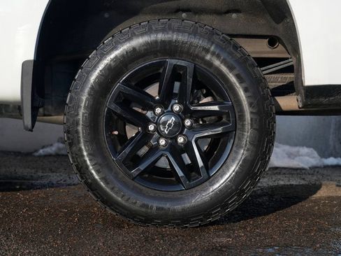 Used 2020 Chevrolet Silverado 1500 Custom Trail Boss w/ Custom Convenience Package AWD/4WD image 14