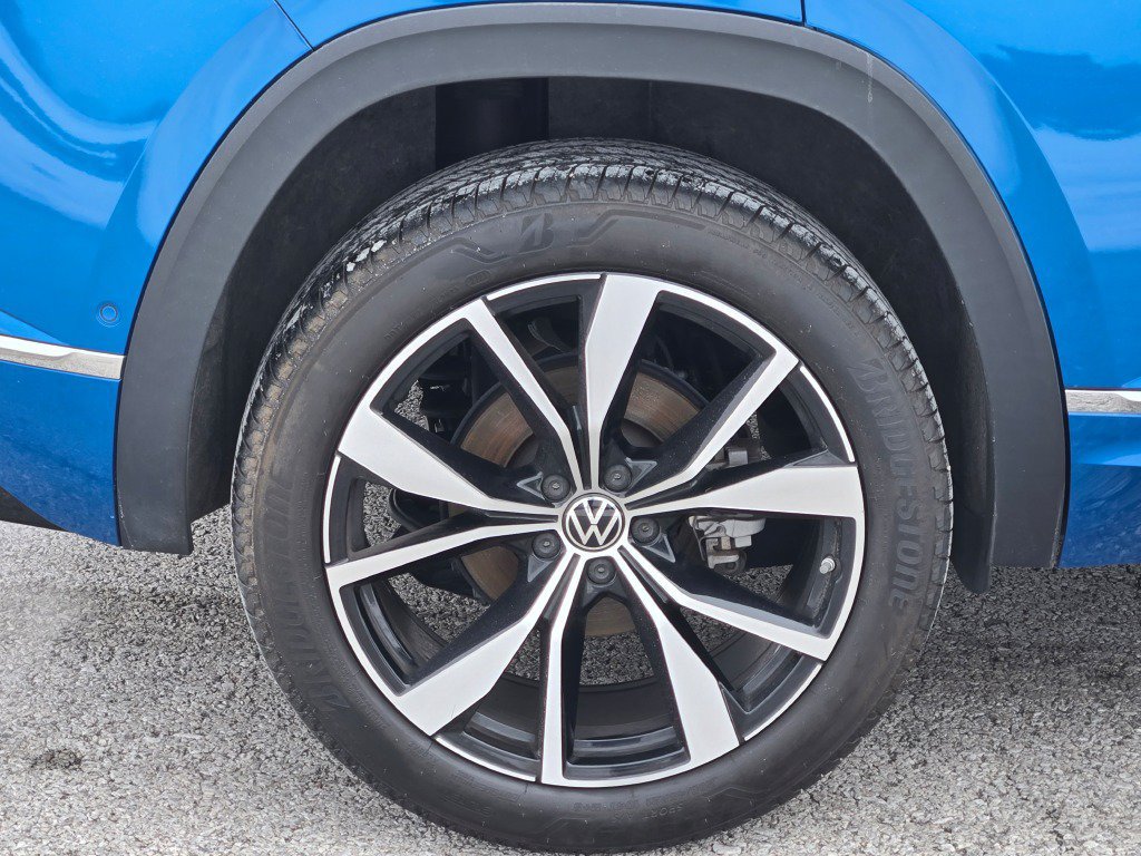 Used 2024 Volkswagen Atlas Cross Sport SEL Premium R-Line AWD/4WD image 12
