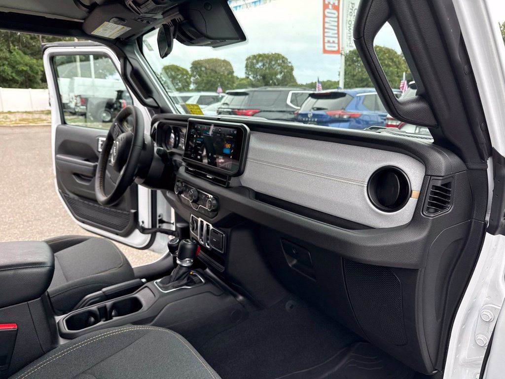 Used 2024 Jeep Wrangler Sport AWD/4WD image 18