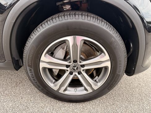 Used 2019 Mercedes-Benz GLC 300 4MATIC image 12