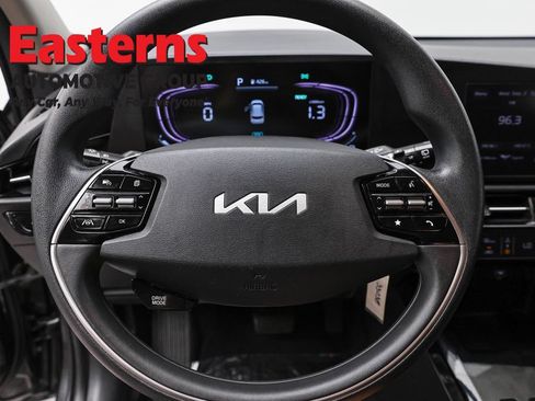 Used 2025 Kia Niro LX FWD image 10