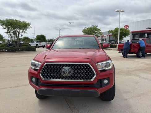 Used 2019 Toyota Tacoma TRD Off-Road w/ Technology Package image 2